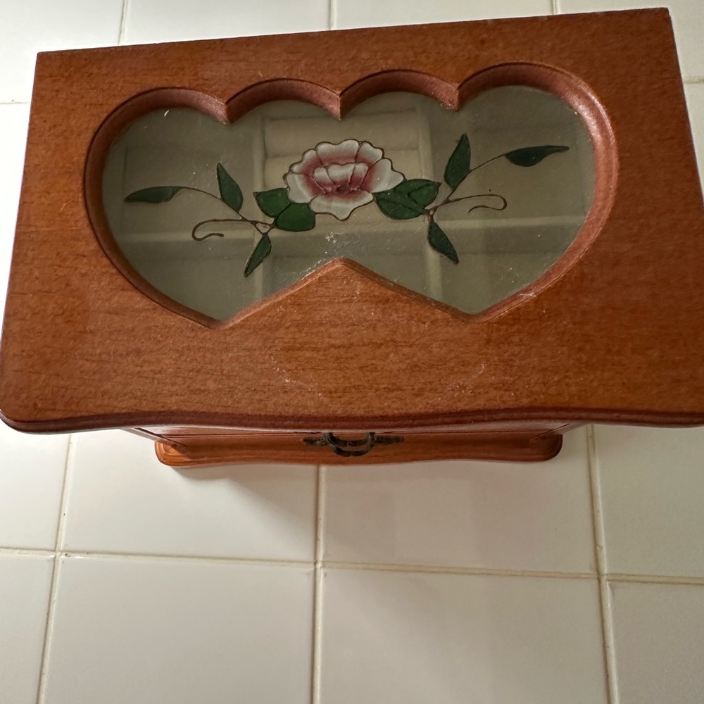 Heart Jewelry Box - Picture 2 of 5